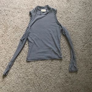 Shoulder cut out long sleeve